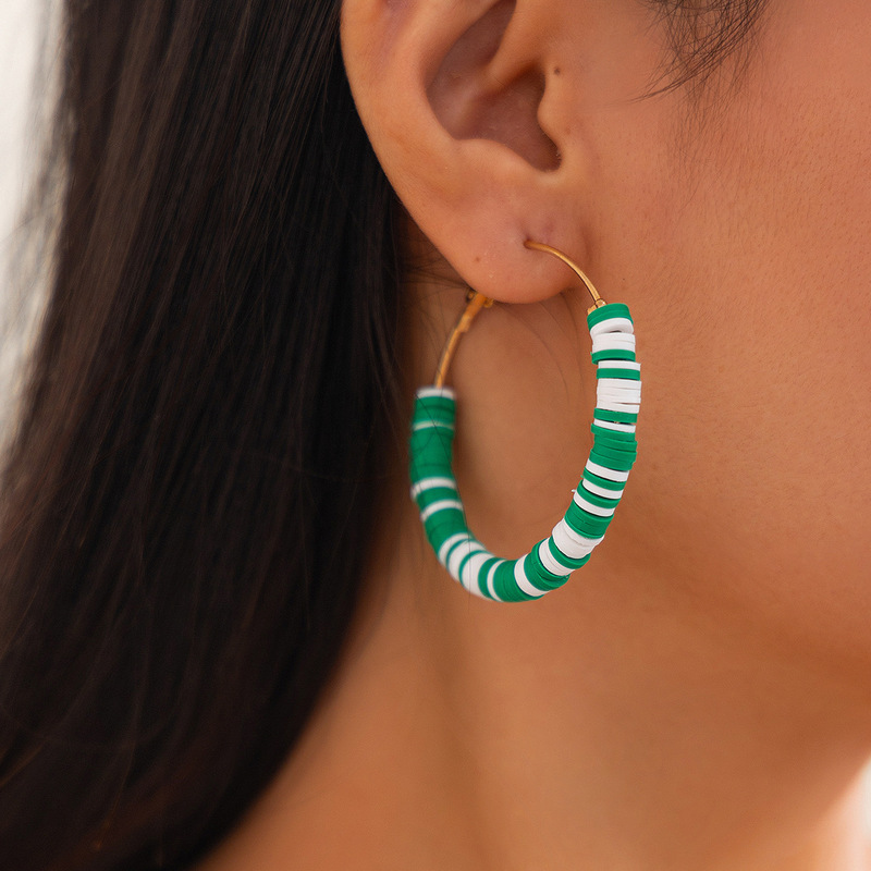 欧米のクロスボーダーの装飾品のクリスマスのカラーの柔らかい陶のearringsのスーツの個性の手描きの幾何学型のイヤリングの女性|undefined