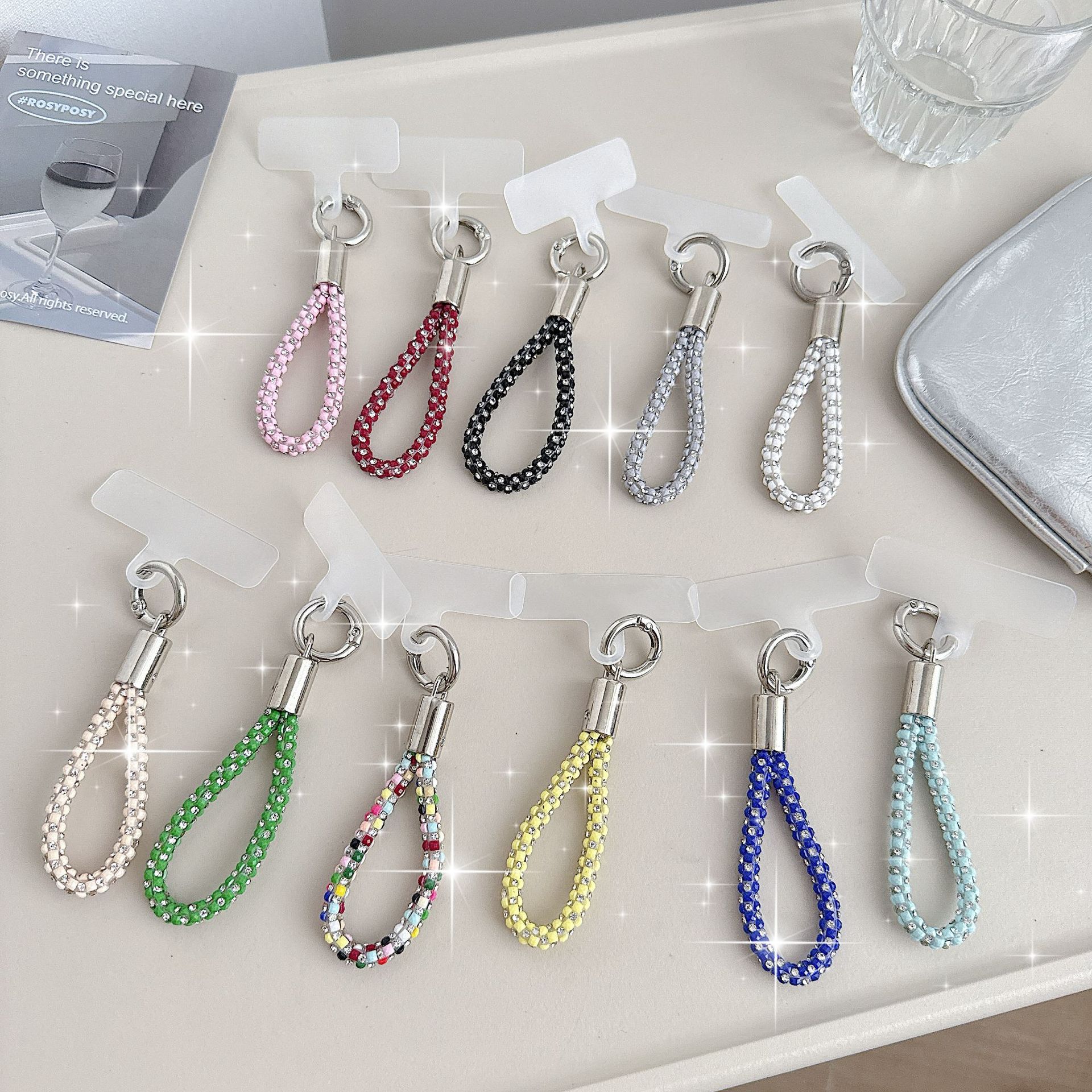 Cadena colgante de teléfono móvil de alta gama hecha a mano de boutique, sensación femenina de alta gama, lujo ligero, cadena colgante de diamante completo, cadena colgante de teléfono móvil de moda, sección larga y corta