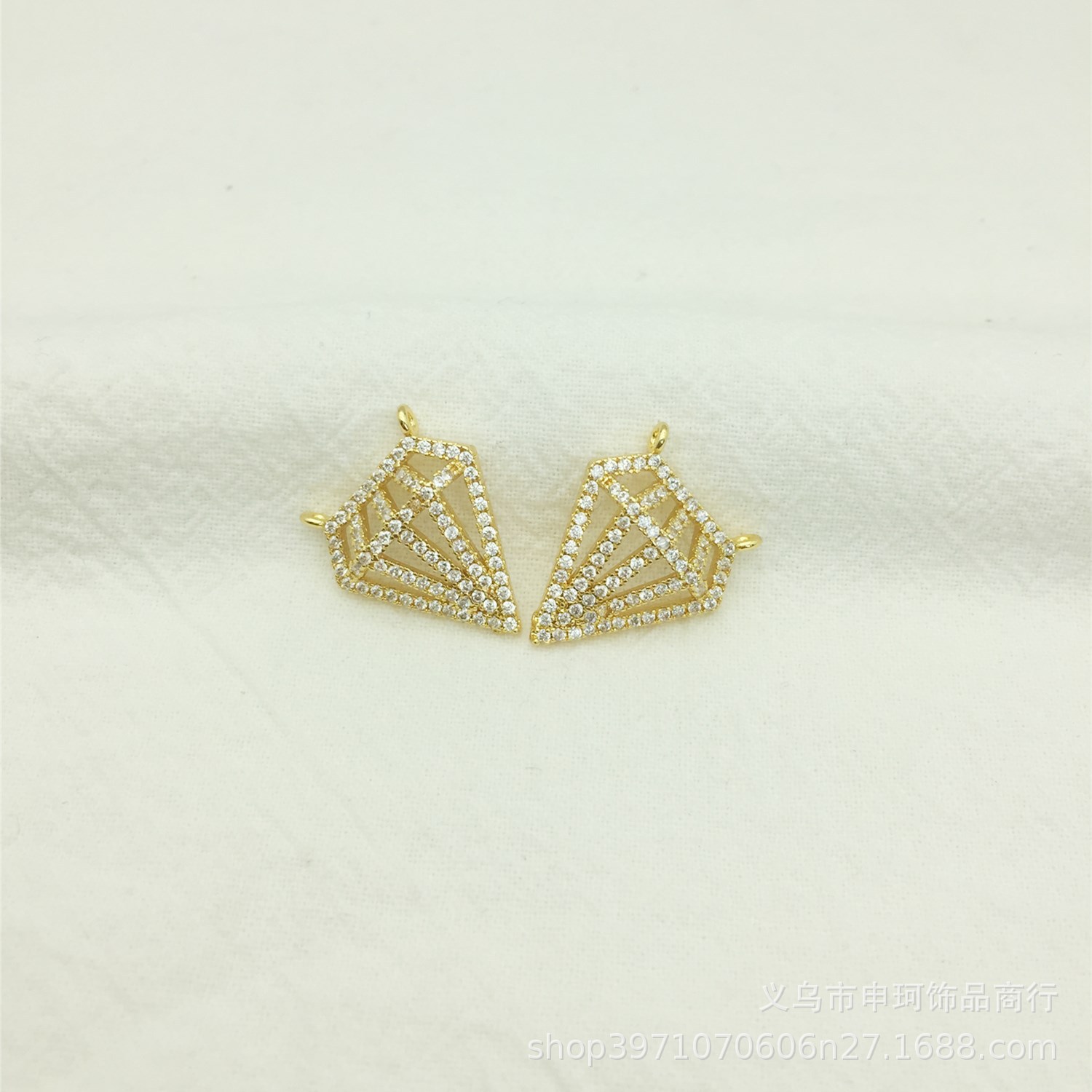 diamond fashionable pendant