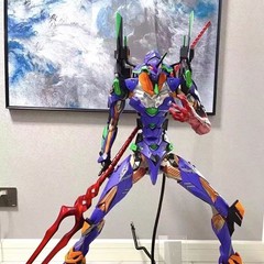 新世紀エヴァンゲリオンEVA初号機は祖国版アニメ周辺の模型像を手にしてプレゼントします。