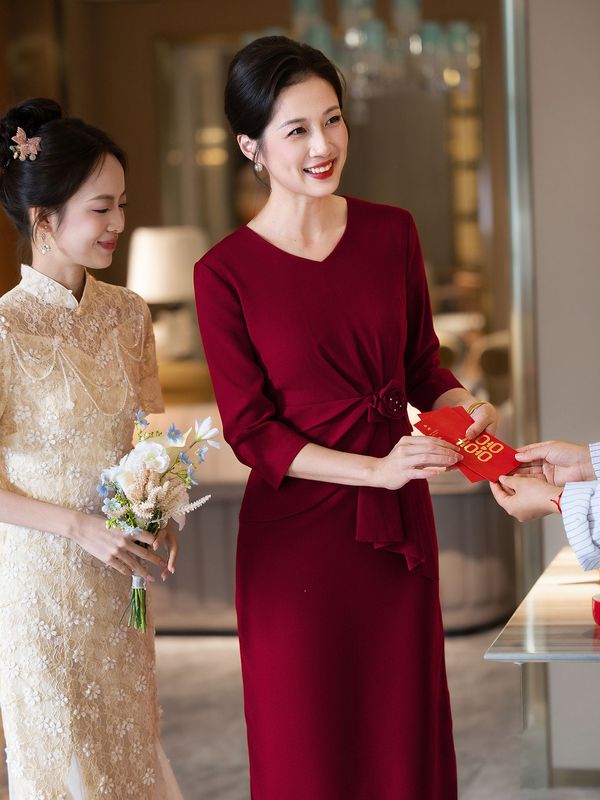 新款喜婆婆婚宴礼服年轻时尚酒红色喜婆婆套裙显瘦复古高档连衣裙|undefined