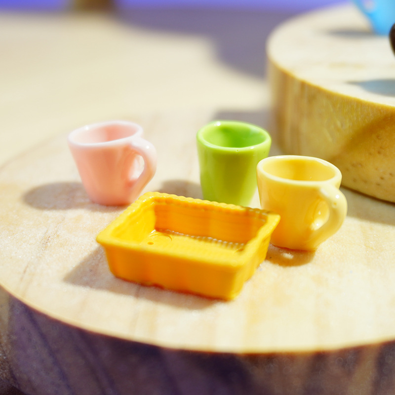 Taza Plato de resina Mini modelo en miniatura Simulación de seis colores Micro paisaje Decoración Decoración Juguete de bricolaje