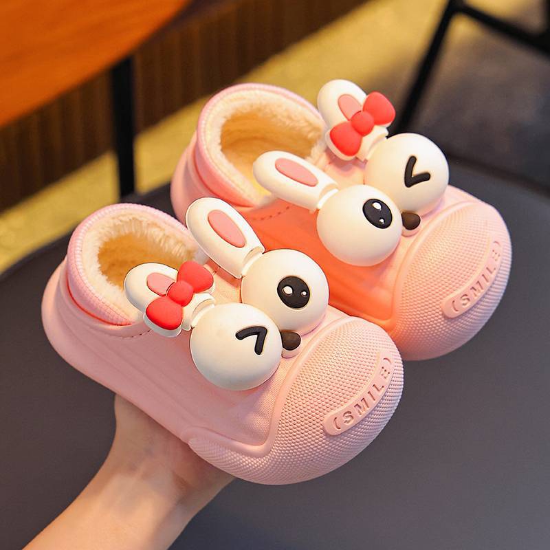 2025 nuevos zapatos de tacones de algodón para niños de invierno para niños y niñas con cubierta de algodón impermeable de lana para niños pequeños y medianos zapatillas de algodón para niños