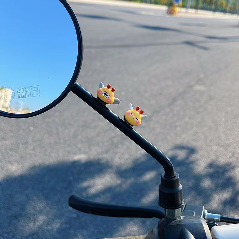 Cute little bee-shaped rearview mirror decoration for electric scooters, a small and charming accessory for electric bikes and motorcycles