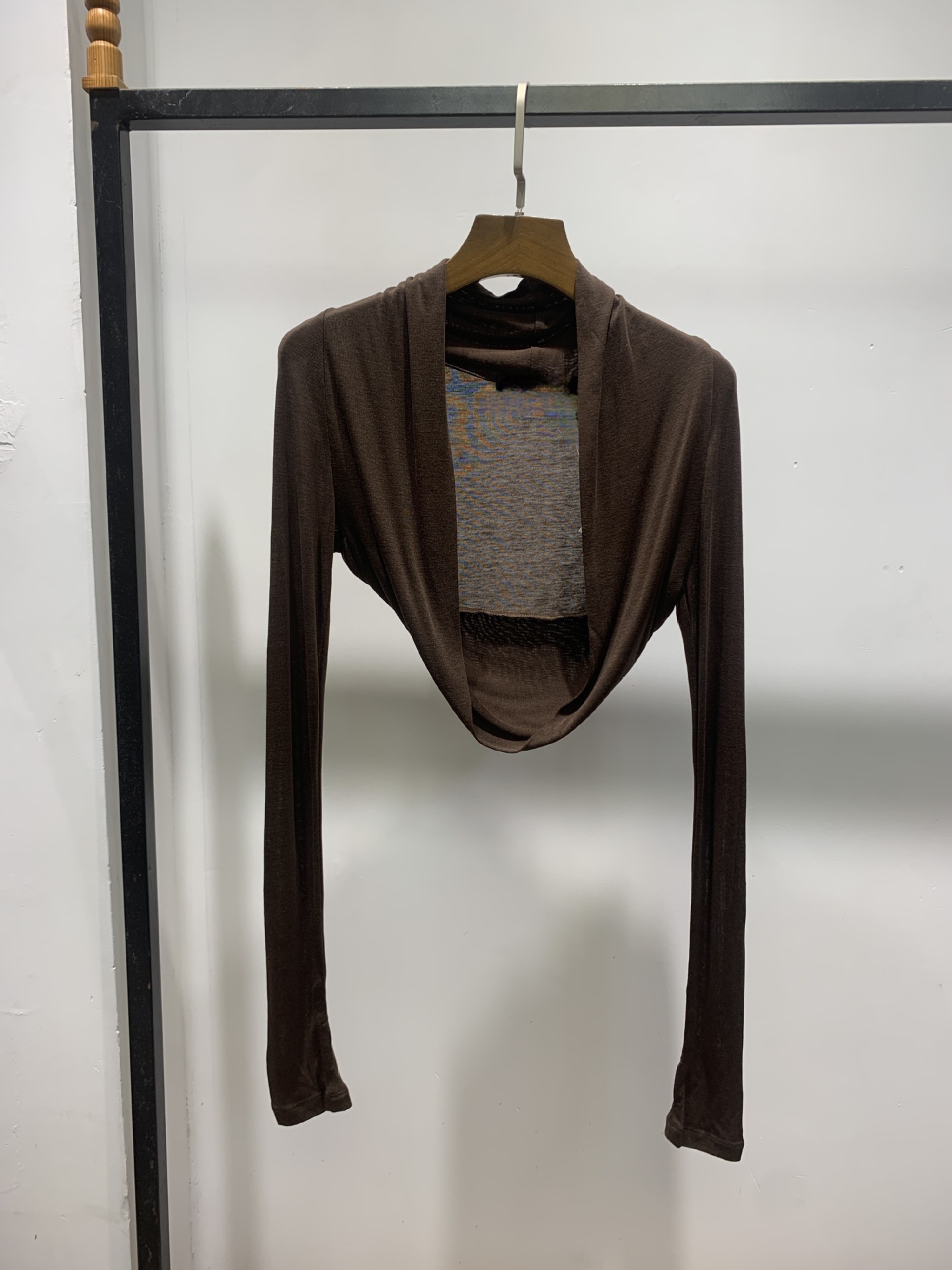 갈색 양복 조끼 소매