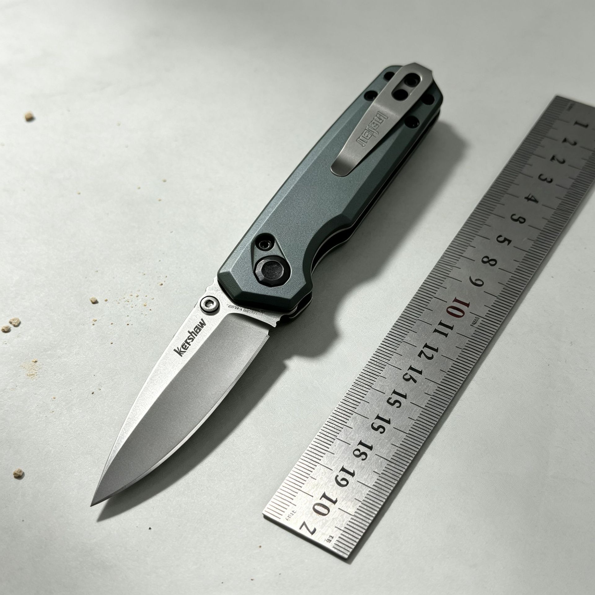 Cross-Border Best-Selling Butterfly Folding Knife Portable Knife High Hardness 2.8mm Thick 4Cr13 Wilderness Survival Knife 7551