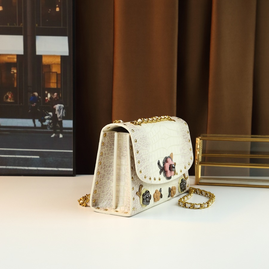 High-end Small Square Handbag With Lace Trim And Lock Clasp_voghion.com