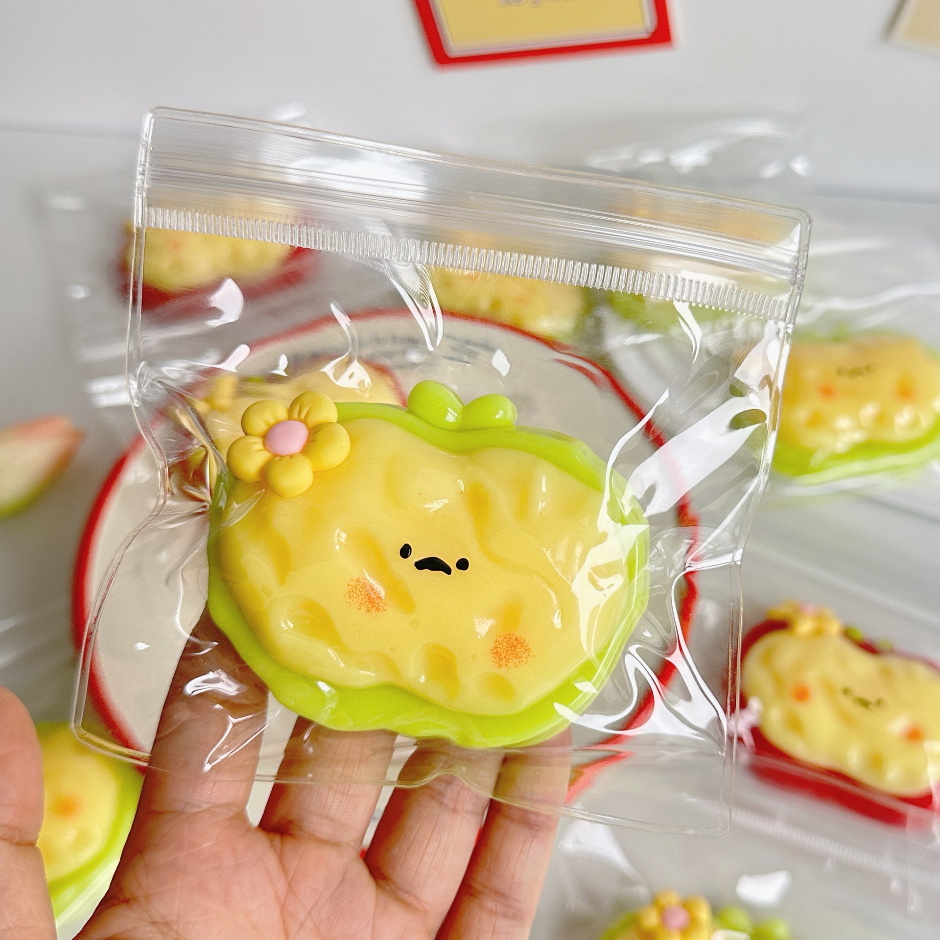 Lodo de la sensación de sufra crema pellizco pellizco Le juguete descompresor chica alta cara rebote lento sensación de agua artefacto descompresor