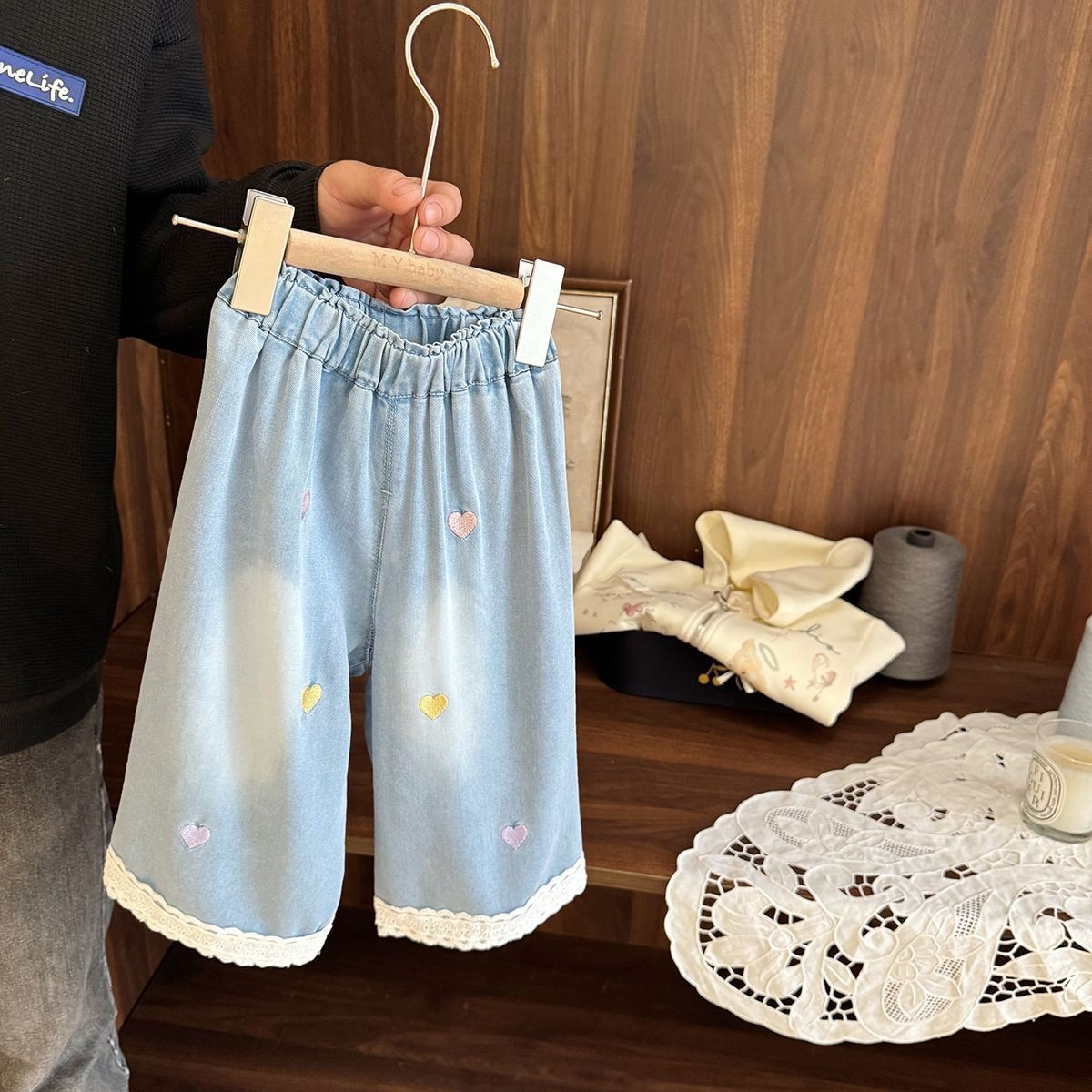 Bebé femenino fresco delgado jeans suaves bebé femenino verano nuevo estilo niña vertical recto pantalones anti-mosquitos mangas largas