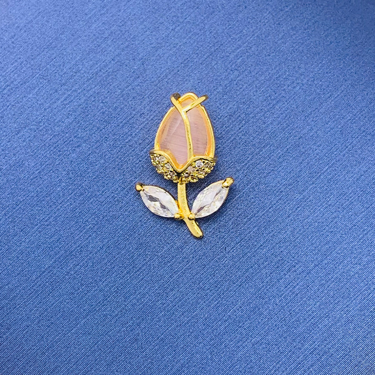 百種類のペンダントは心のままにファッションの経典を配合します。カップルの美しいペンダントは親友のアクセサリーを送ります。