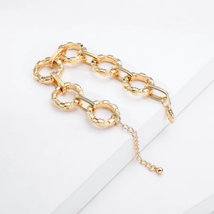 New Simple Alloy Chain Embossed Gold Bracelet display picture 8