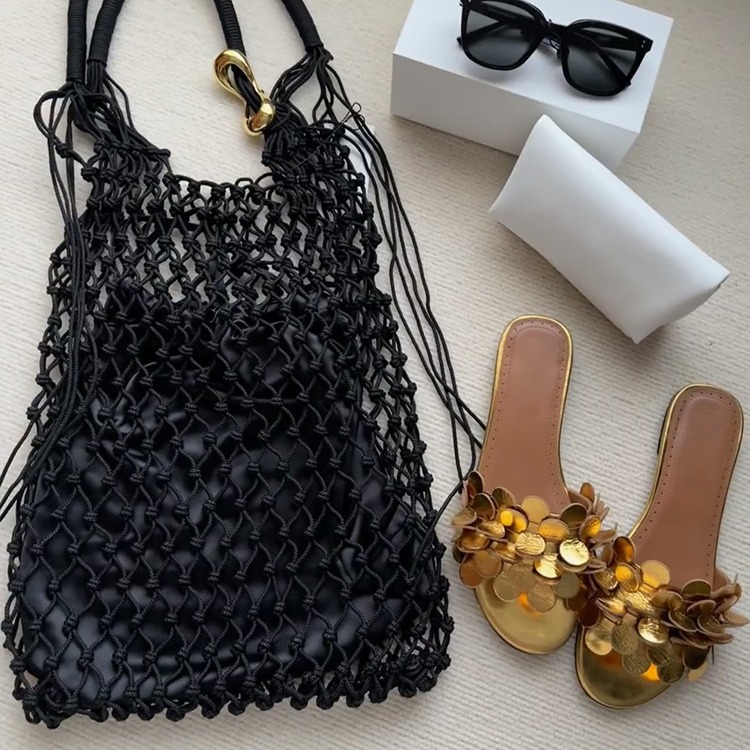 2024 new niche women's mesh single shoulder handbag large capacity tote simple woven bag personality_voghion.com