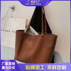 韓国版の女性用大型バッグ、新しい多用途2025春夏ソフトショルダーバッグ、大容量、ハイエンド通勤トートバッグ