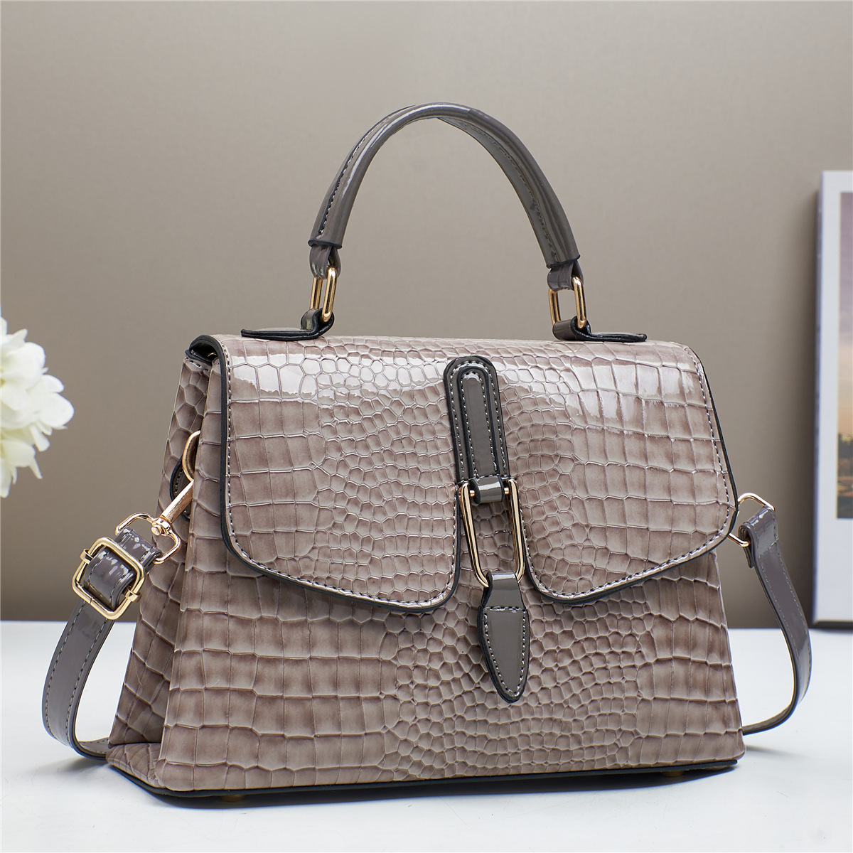Nuevo bolso de moda coreano damas primavera y verano mochila bolso de mano temperamento bolso de mujer bolso de hombro universal damas