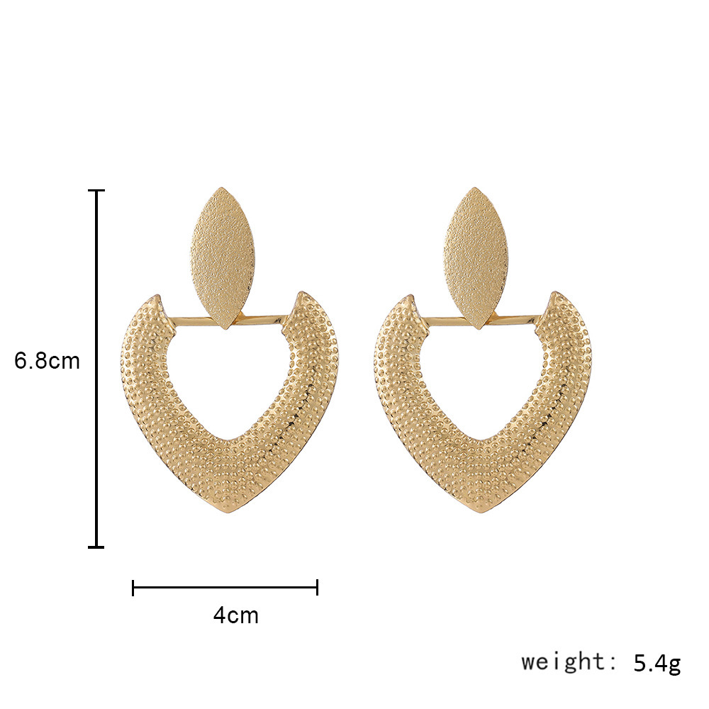 Pendientes De Aleación Esmerilada Geométrica Con Gota De Agua De Corazón Exagerado A La Moda display picture 1