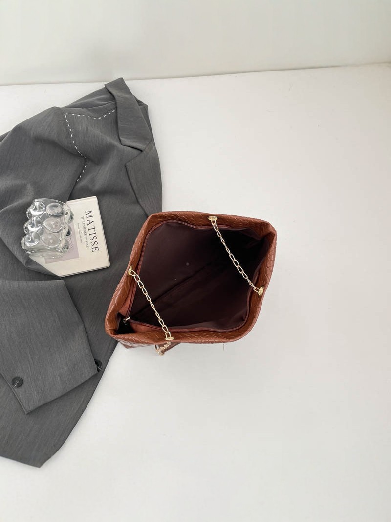 Bolsa de tejido para mujeres 2026 nueva bolsa de hombro de gran capacidad, bolso de cadena de alta calidad, bolso de mano de viaje universal