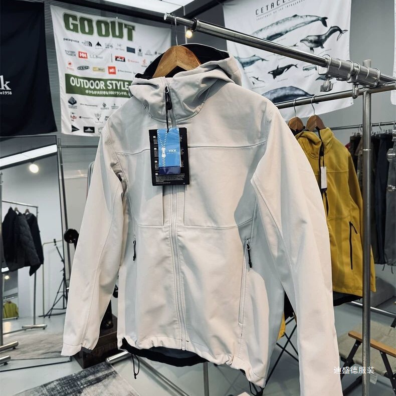 Outdoor Fleece Soft Shell Jacket Jacket with Fully Taped Seams, 3-Piece Windproof, Wear-Resistant and Water-Repellent Men's Style