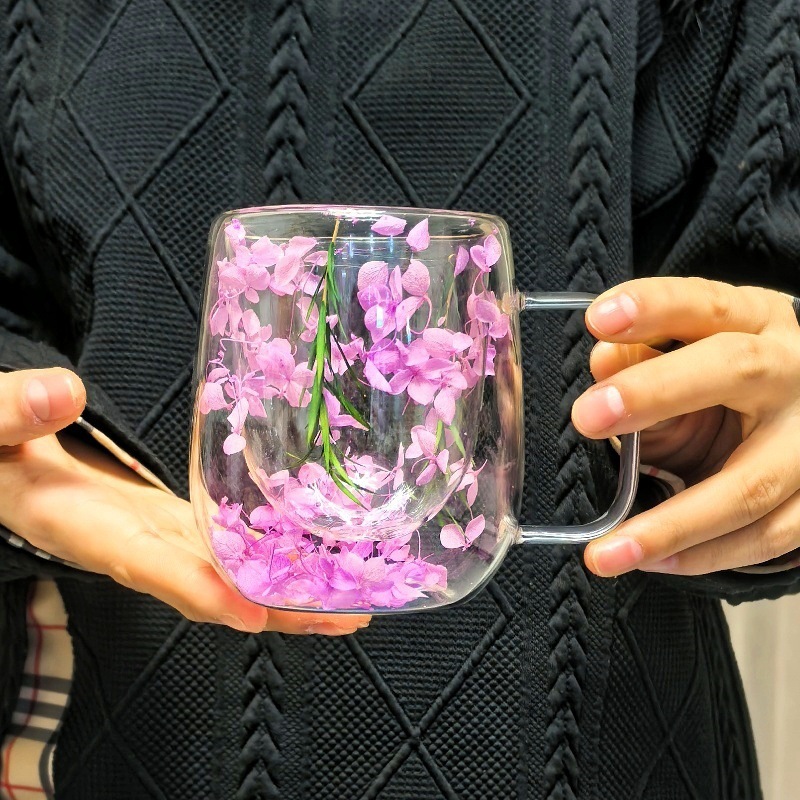 Taza de flores secas fresca pequeña Taza de vidrio de doble capa Taza de recuerdo creativa Suministro transfronterizo Taza de flores secas de alto valor
