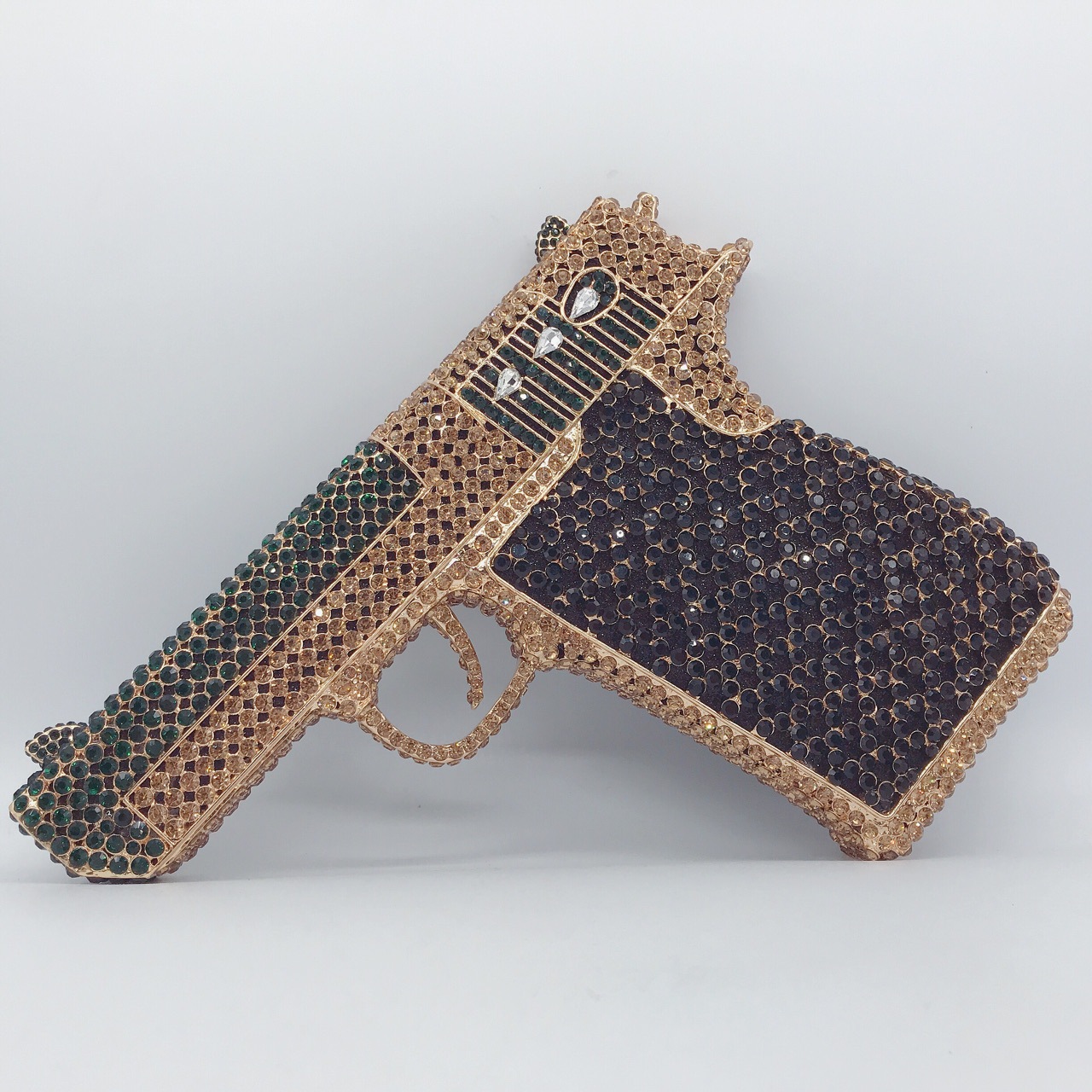 Seleccione estrictamente la nueva bolsa de cena con diamantes transfronterizos, bolsas de mano de diamantes en forma de pistola, bolsas de banquete europeas y estadounidenses, bolsas de diamantes llenas de personalidad