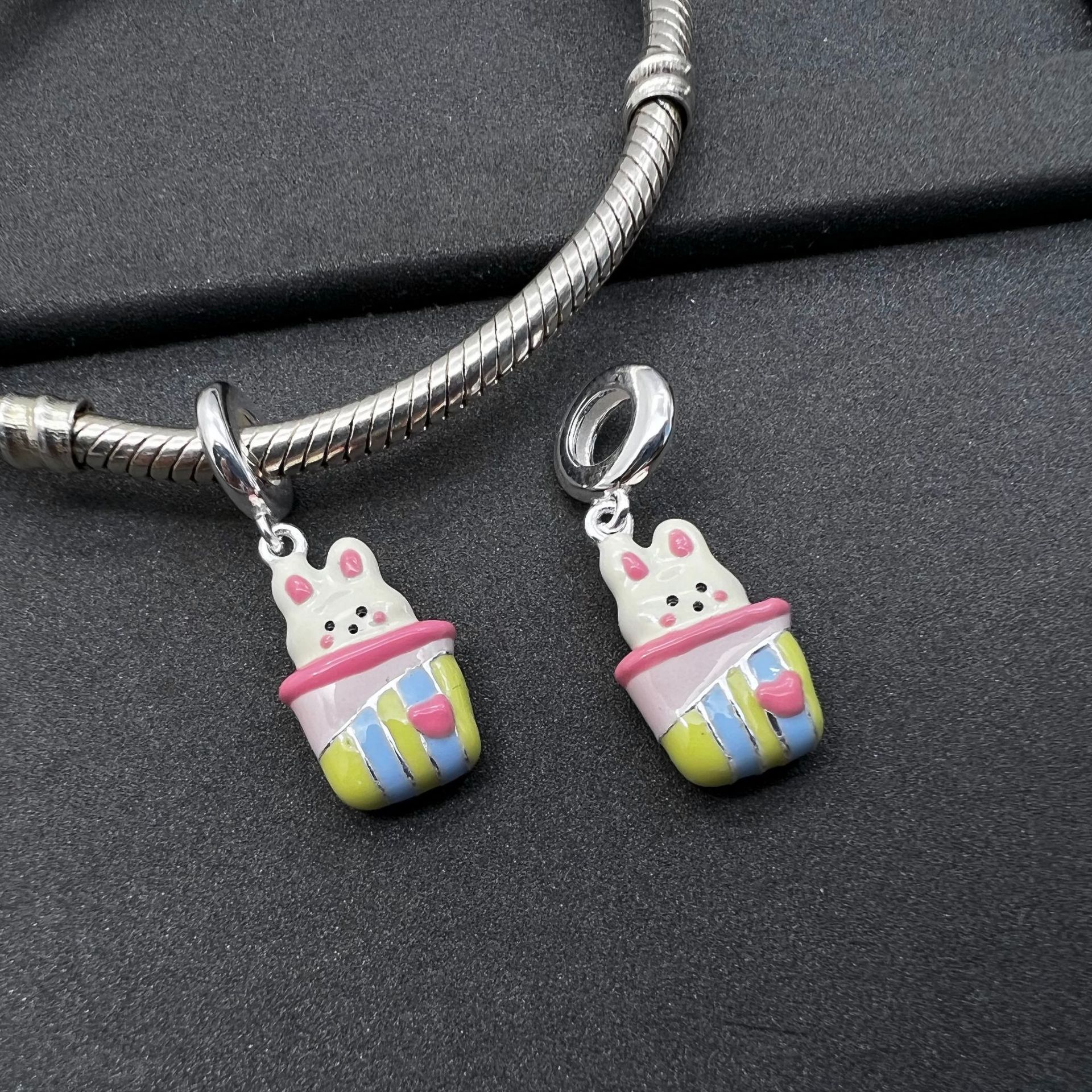 S925 plata esterlina goteo aceite lindo conejito de dibujos animados con cuentas nueva pulsera colgante DIY pulsera accesorios para niñas