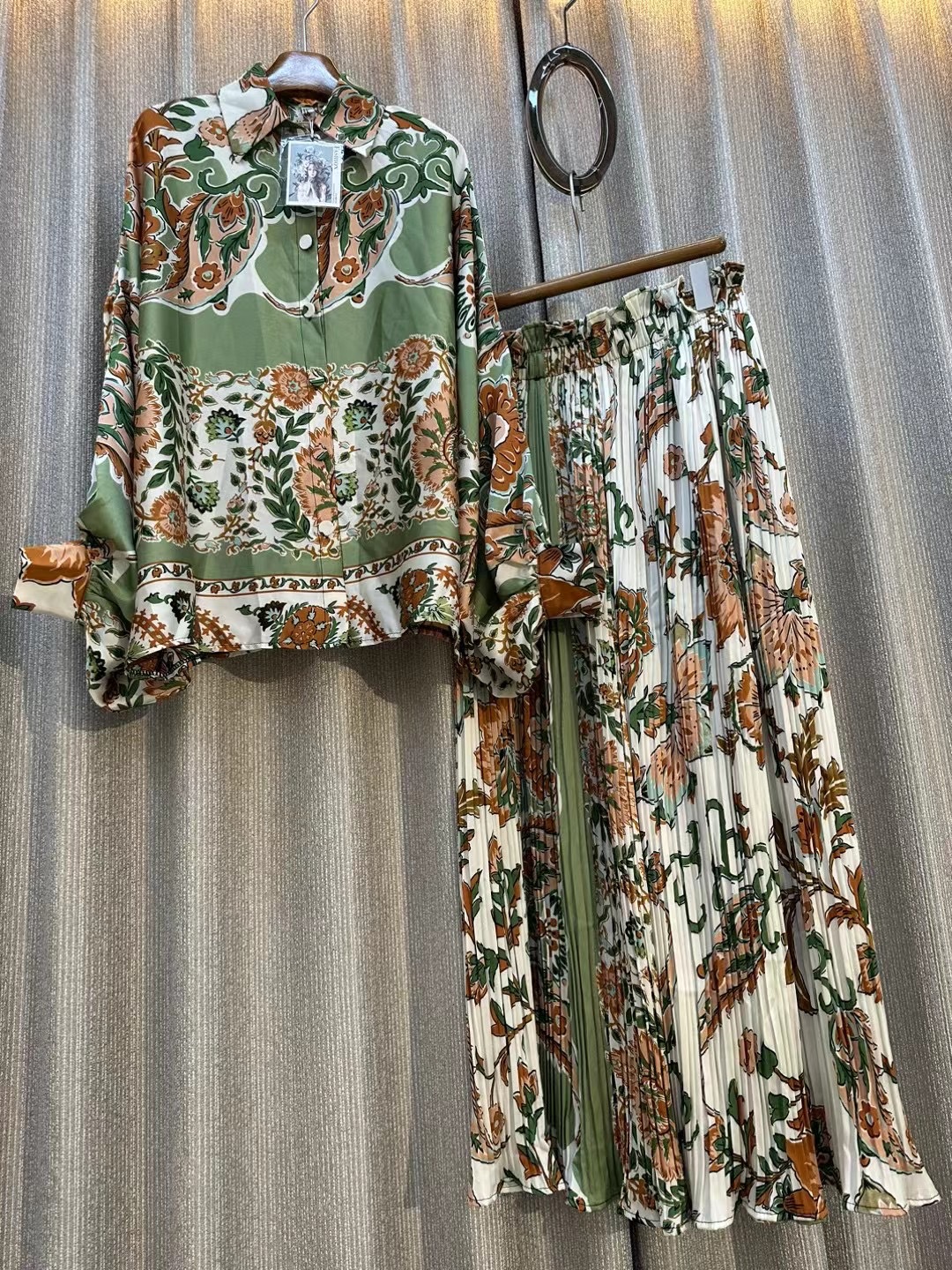 560g Weight Long Sleeve Sleeve Length Polyester Fabric Type Pant Co-ord Set Sets Type 2 Pieces Set Quantity Holiday, Street Occasion Turndown Neckline Loose Fit Type Printing, Flower Pattern Summer, Spring, Autumn Season Women's Gender Elegant, Basic Style Holiday Street Women's Elegant Basic Printing Flower Polyester Pant Co-ord Set Pants Sets 11