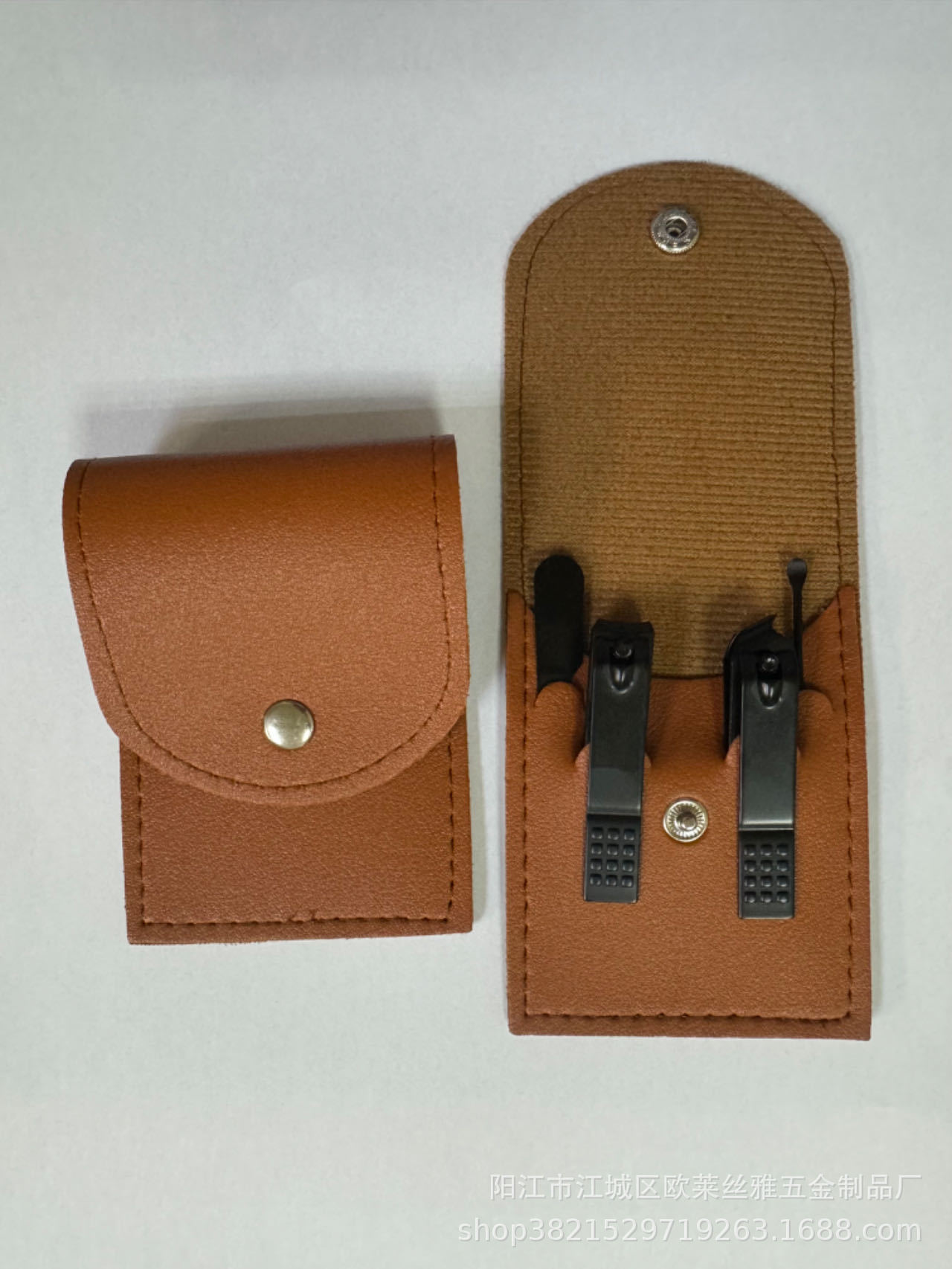 Fabricante de bolsas de hebilla Spot Juego de cortaúñas Juego de cortaúñas Juego de 4 piezas Bolsa de hebilla plegable Herramienta de manicura portátil