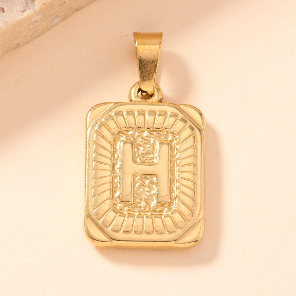 Colgante único europeo y americano estilo explosivo colgante de acero inoxidable fundición marca cuadrada 26 letras inglesas collar colgante accesorios de bricolaje