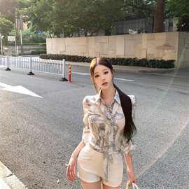 复古老钱风印花衬衫女装春季长袖缎面衬衣设计感收腰修身气质上衣
