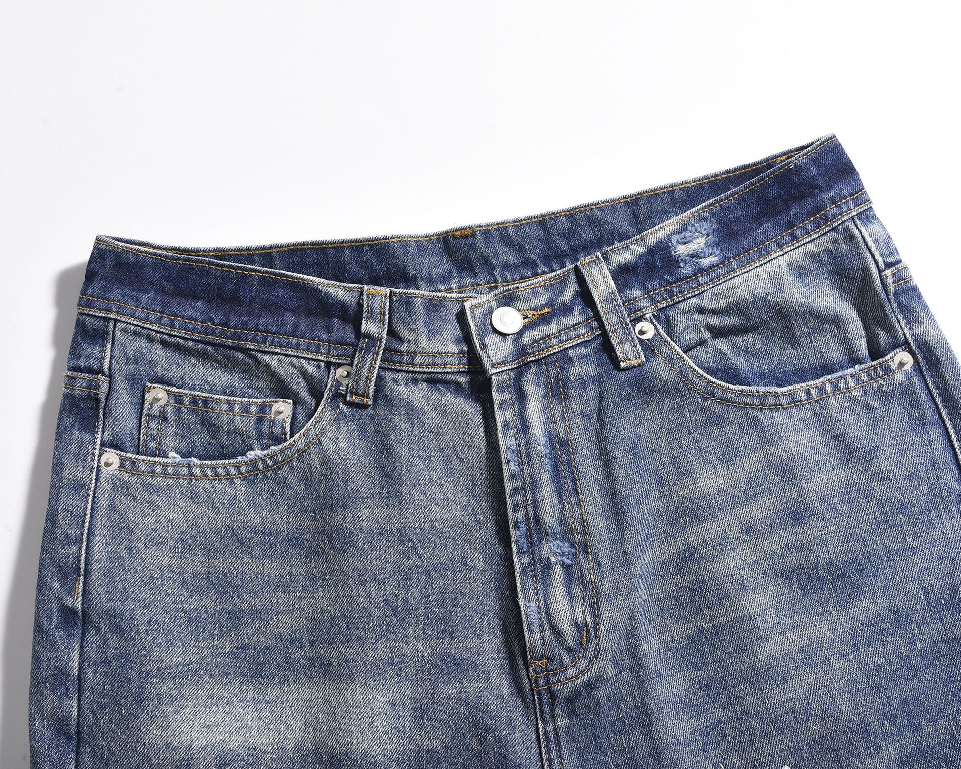 Herrenbekleidung High Street gewaschene, lockere, weit geschnittene ERD-Jeans im gleichen Stil mit ausgestelltem Bein_voghion.com