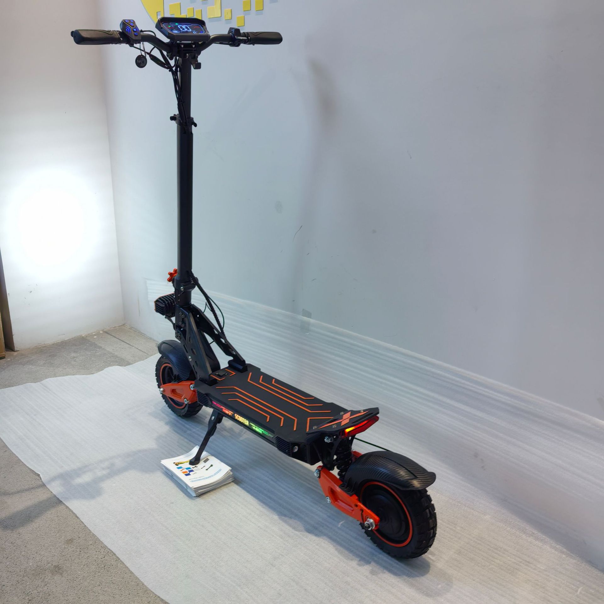 Transfronterizo doble amortiguación scooter eléctrico cruzado para adultos estacionamiento de larga duración 48v de alta potencia scooter plegable.