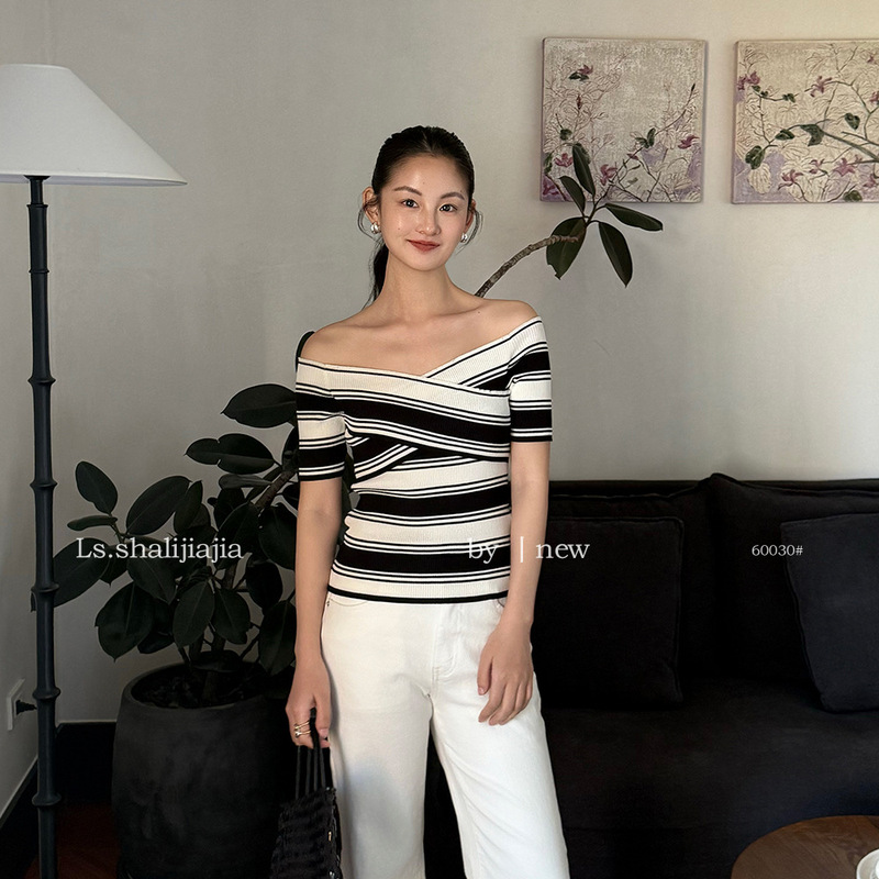 Ls Elegant and Fashionable Off-Shoulder Striped Slim-Fit Knit Top Guangzhou Shisanxing 2026 Spring New Style Top 60030 Ls Elegant and Fashionable Off-Shoulder Striped Slim-Fit Knit Top Guangzhou Shisanxing 2026 Spring New Style Top 60030