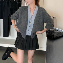 韩版设计感拼色v领假两件针织开衫2025秋季慵懒风拼色毛衣女外套