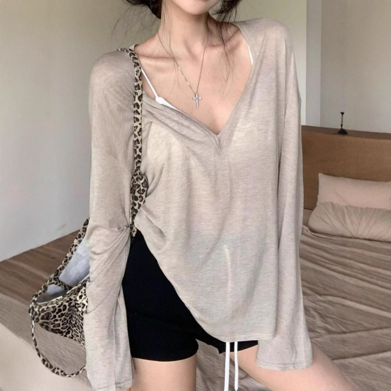 White Thin Slightly See-Through V-Neck Long-Sleeved T-Shirt Women's Summer Loose Sun Protection Blouse Casual Lazy Style Blouse Top White Thin Slightly See-Through V-Neck Long-Sleeved T-Shirt Women's Summer Loose Sun Protection Blouse Casual Lazy Style Blouse Top