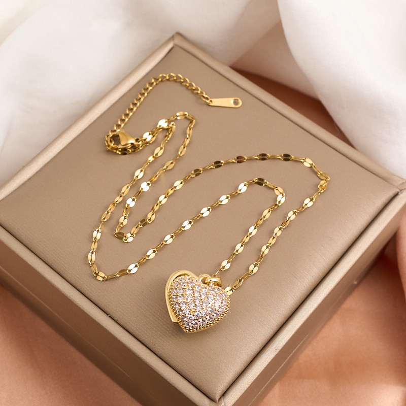 Love Micro-inlaid Zircon Necklace Women's Niche Design Temperament Fashion Pearl Shell Accessories