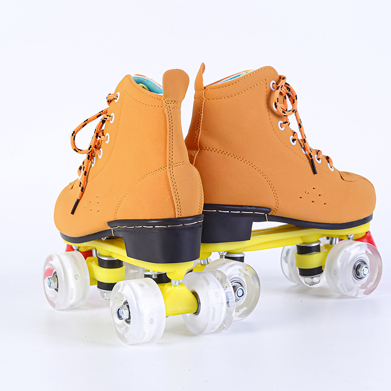 Fábrica al por mayor amarillo transpirable cuero doble fila patines pista de patinaje hombres y mujeres flash patines adultos luminoso patinaje sobre ruedas
