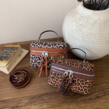 2025ײɫ���y����С�����ռ{�ٴ�r�г���������μ�б���Ůʿ��