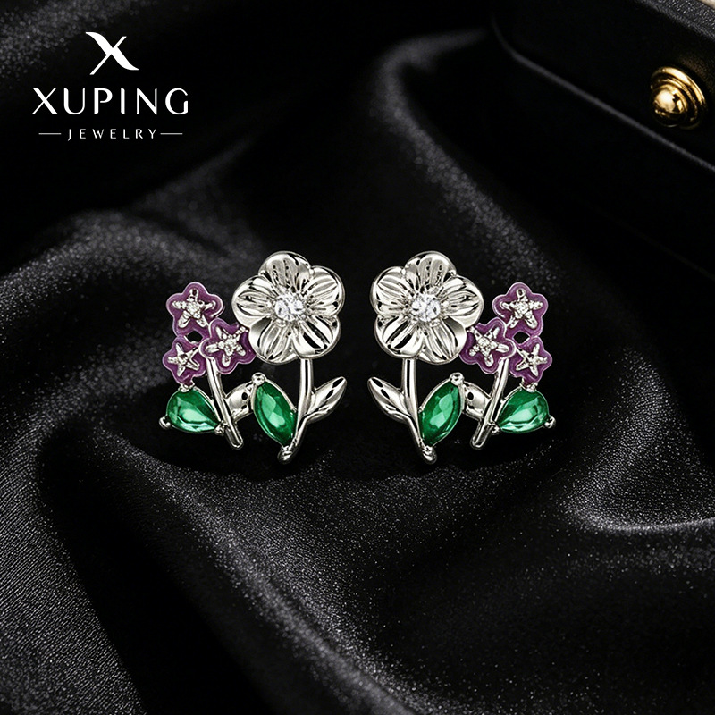 Xuping incrustado de color zircon flores pernos de cobre chapado en blanco estilo simple pendientes elegante temperamento pendientes