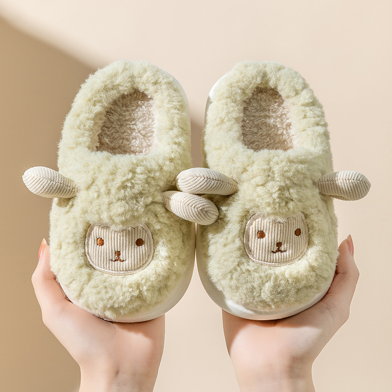 Invierno zapatillas de algodón para niños, niños y niñas, padres e hijos, bolsas de dibujos animados lindas, tacones antideslizantes para bebés en el interior, zapatillas de lana casera