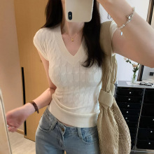 韩系白色v领肌理感针织女夏季纯欲风收腰短款小飞袖设计感上衣