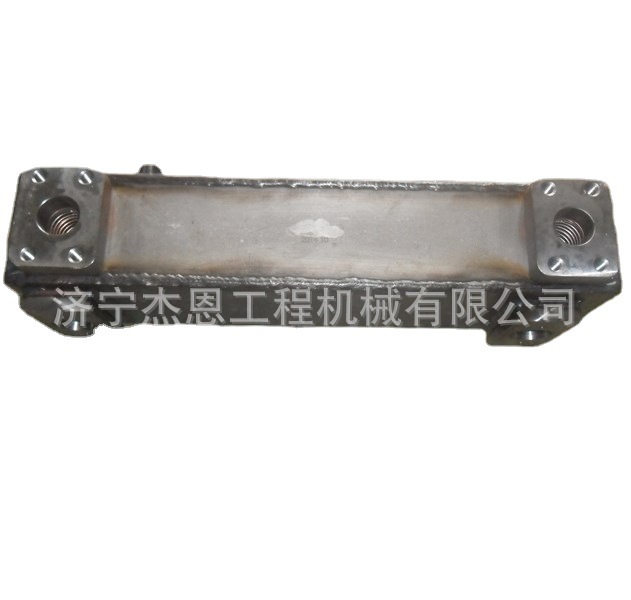 供应康明斯NT855发动机配件4061161变矩器油冷器山推SD22推土机配