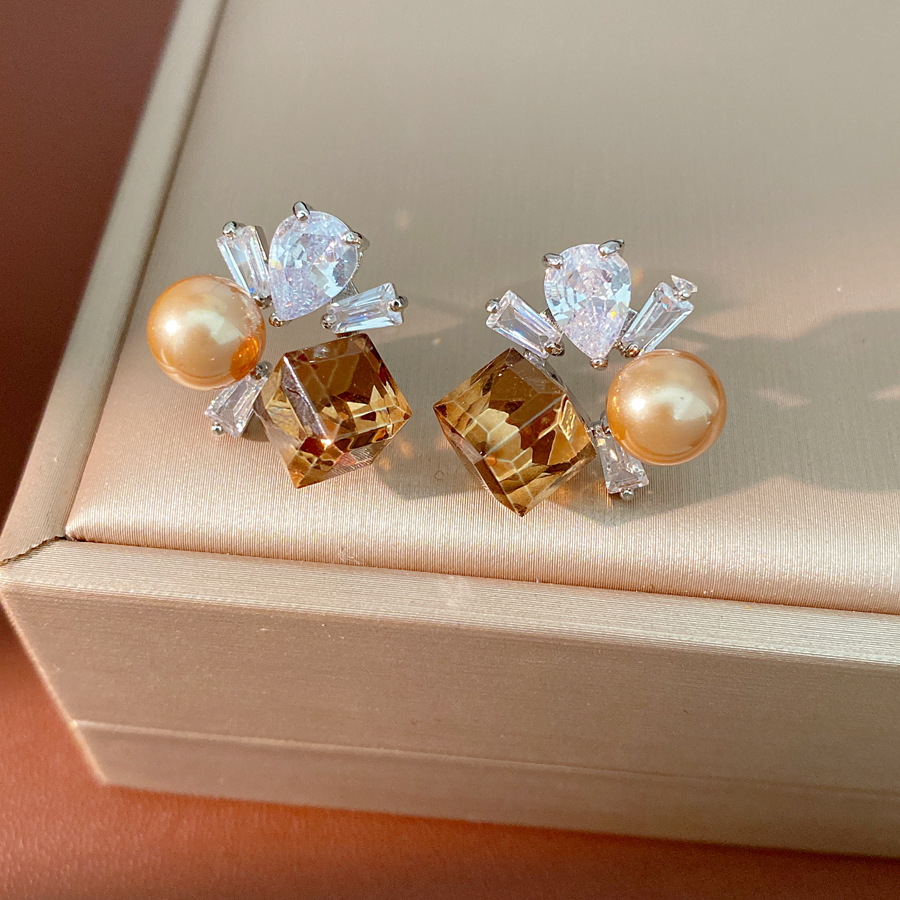 Agujas de plata de piedra de diamante gota de agua cuadrada perla personalidad temperamento nicho pendientes ligeros de lujo alta sensación de auriculares al por mayor