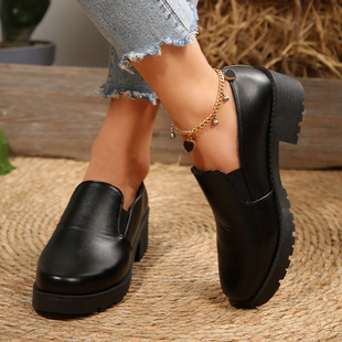 2025 Spring and Autumn New Thick Heel Middle-Aged Mom Black Shoes Women's Casual Medium Heel Round Toe Shallow Mouth Low-Top High Heels