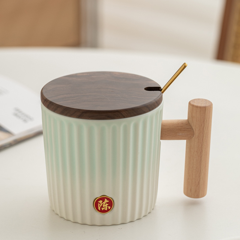 Taza de apellido Taza de agua Taza de cerámica Taza de marca Taza de café Regalo de mano mayorista Nombre de talla LOGO