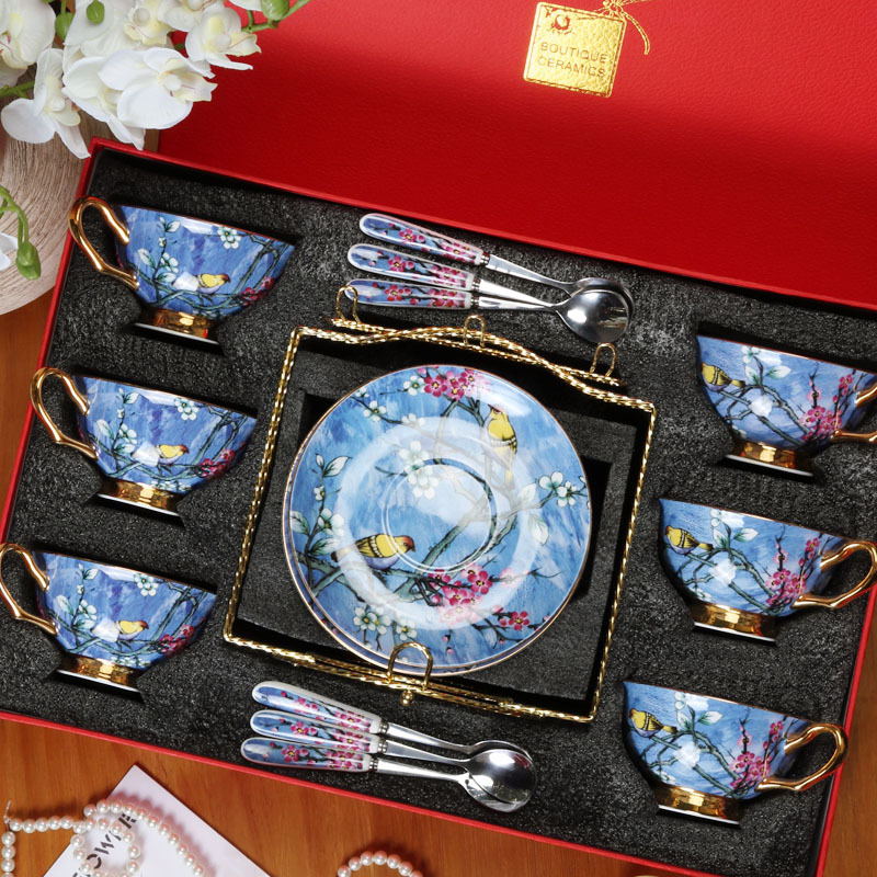China de hueso estilo europeo taza de café traje de alta gama exquisito pequeño lujo británico tarde juego de té caja de regalo al por mayor