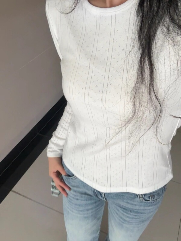 韩系减龄别致提花圆领打底上衣女春秋新款镂空设计感内搭长袖T恤|undefined