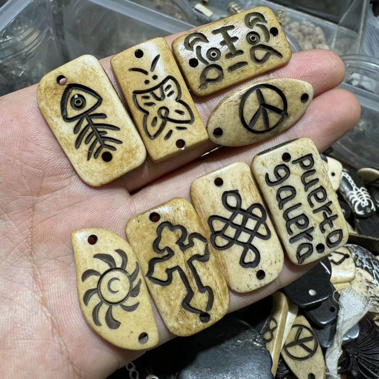 藏饰风情西藏饰品尼泊尔饰品手工制作牛骨项坠吊坠挂件随机发货