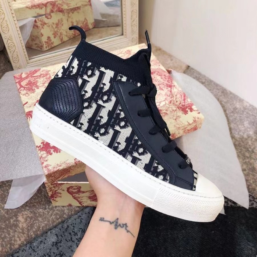 대외 무역 D 가족 편지 로우 톱 신발 여성의 2024 가을 겨울 비행 오래 된 꽃 캔버스 신발 두꺼운 단독 스포츠 캐주얼 신발 스케이트 신발