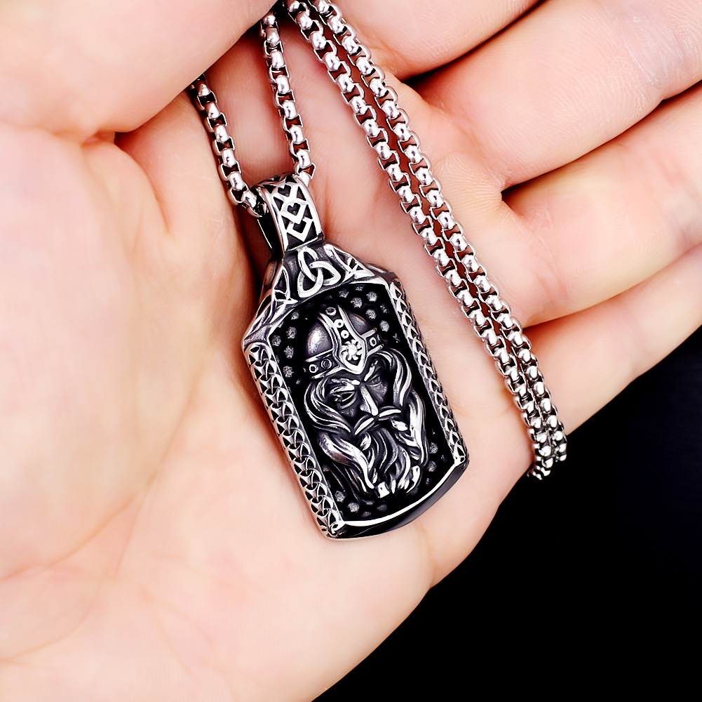 Helmet tag + steel chain