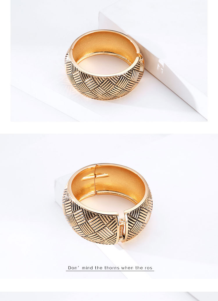 Fashion Wide-brimmed Cross-herringbone Pattern Alloy Bracelet display picture 6