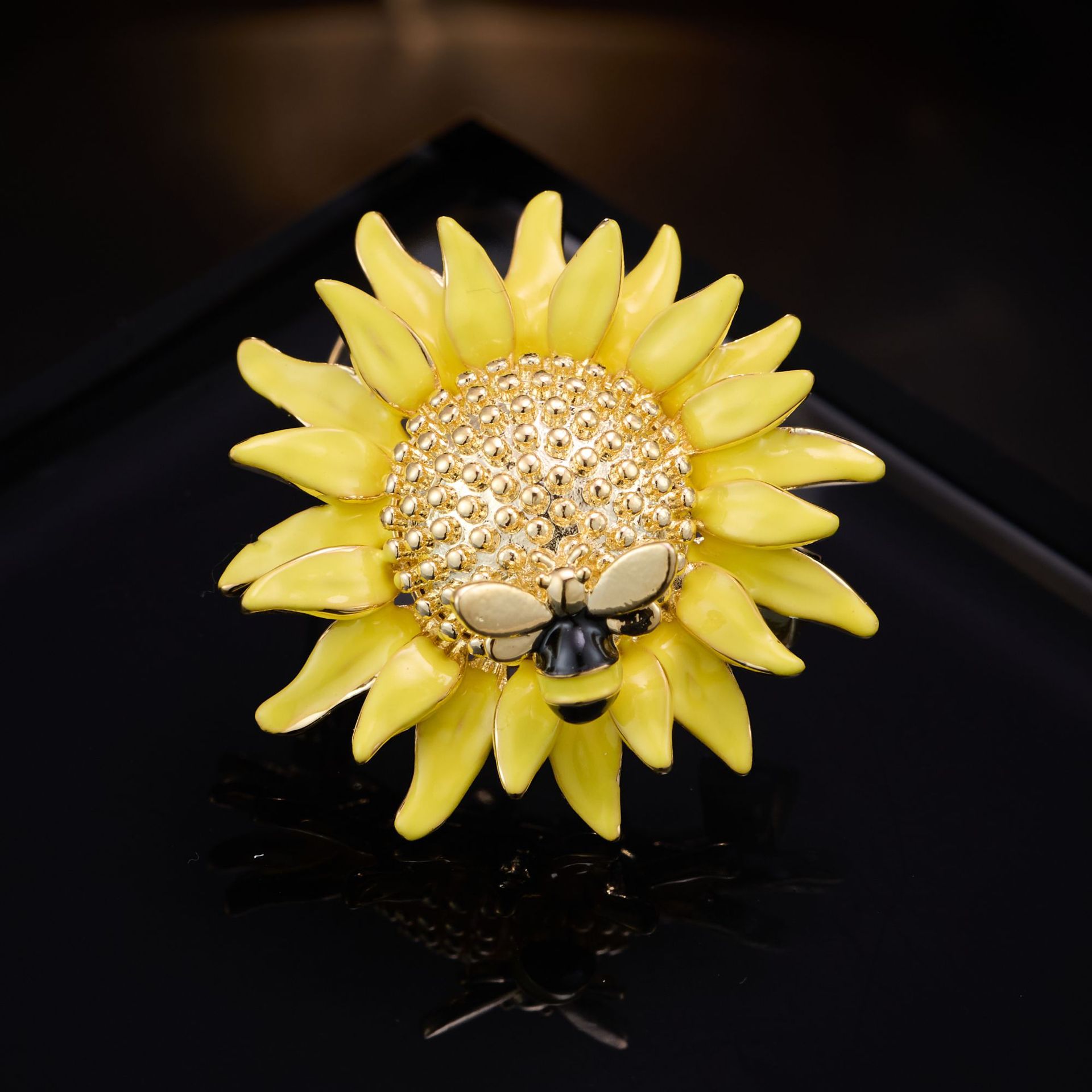 Sunflower Brooch, a Light Luxury Fashion Accessory That Won Top Honors, Sunflower Pin, Plant Enamel Brooch Wholesale